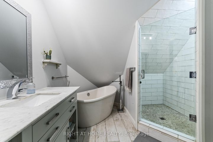 Photo 36 at 515 Hamilton Drive, Ancaster, Hamilton
