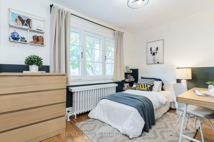 Photo 18 at 43 Eastwood Road, Woodbine Corridor, Toronto
