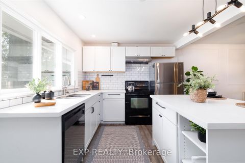 Photo 11 at 24 Lakeshore Road, Virginia, Georgina