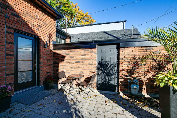 Photo 2 at 106 Leyton Avenue, Oakridge, Toronto