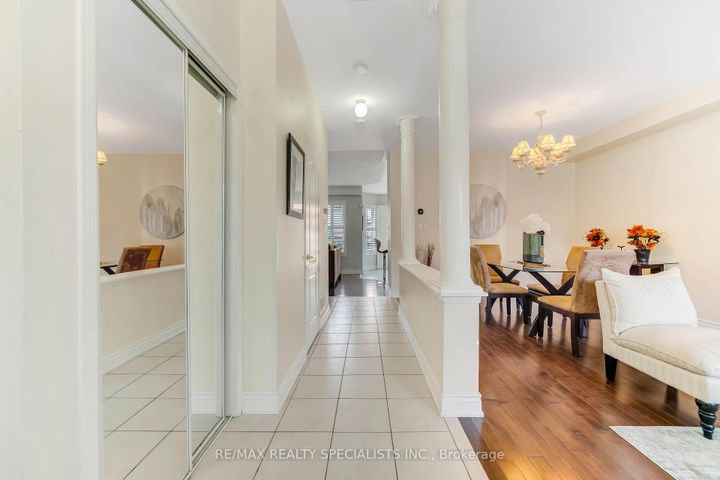 Photo 3 at 5636 Kellandy Run, Churchill Meadows, Mississauga