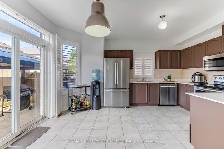 Photo 7 at 5636 Kellandy Run, Churchill Meadows, Mississauga