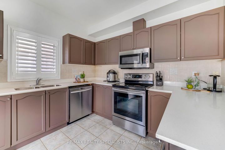 Photo 9 at 5636 Kellandy Run, Churchill Meadows, Mississauga