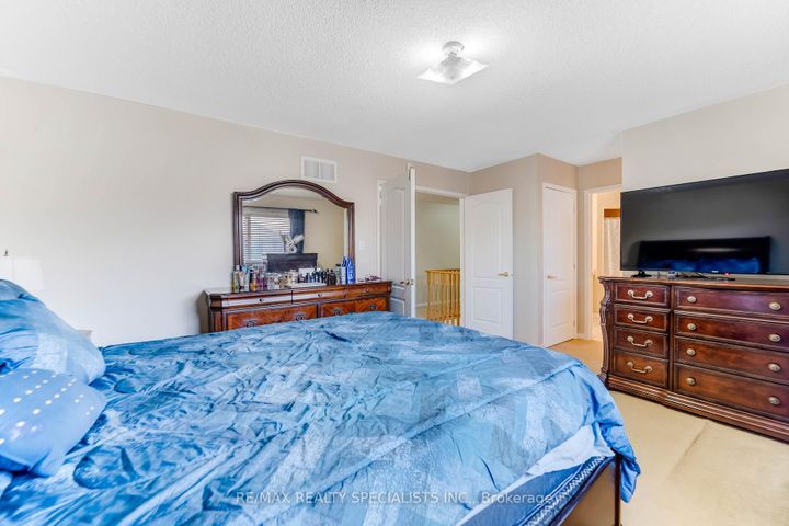 Photo 17 at 5636 Kellandy Run, Churchill Meadows, Mississauga