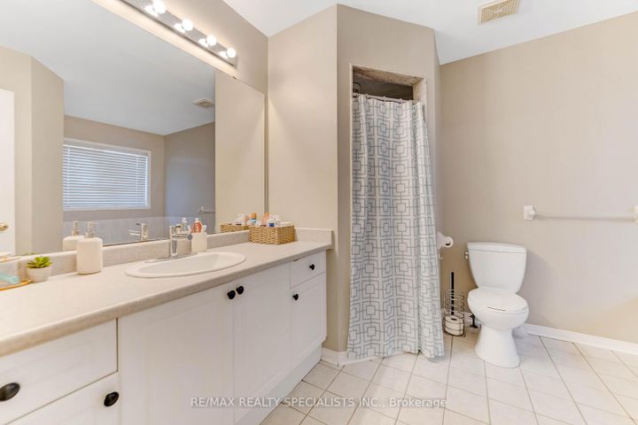 Photo 18 at 5636 Kellandy Run, Churchill Meadows, Mississauga