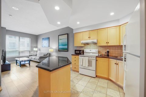 Photo 1 at 812 - 168 Simcoe Street, Waterfront Communities C1, Toronto