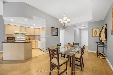 Photo 3 at 812 - 168 Simcoe Street, Waterfront Communities C1, Toronto