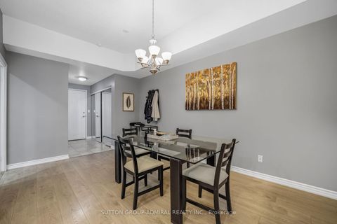 Photo 5 at 812 - 168 Simcoe Street, Waterfront Communities C1, Toronto