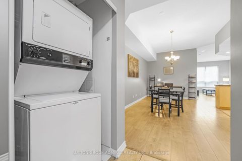 Photo 13 at 812 - 168 Simcoe Street, Waterfront Communities C1, Toronto