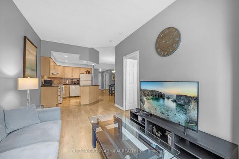 Photo 15 at 812 - 168 Simcoe Street, Waterfront Communities C1, Toronto