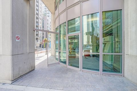 Photo 20 at 812 - 168 Simcoe Street, Waterfront Communities C1, Toronto