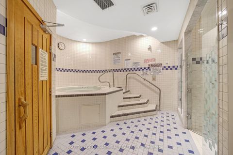 Photo 21 at 812 - 168 Simcoe Street, Waterfront Communities C1, Toronto