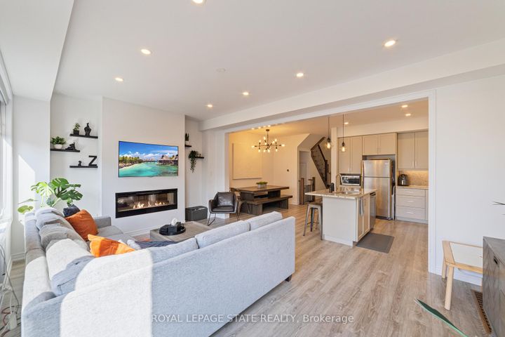 Photo 12 at 43 - 1890 Rymal Road E, Stoney Creek, Hamilton