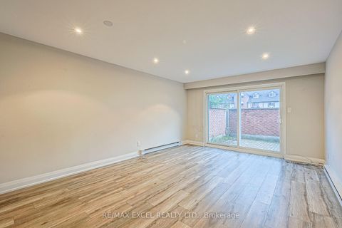 Photo 9 at 18 - 81 Irwin Road, Old Rexdale, Toronto