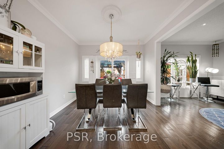 Photo 16 at 108 Villandry Crescent, Maple, Vaughan