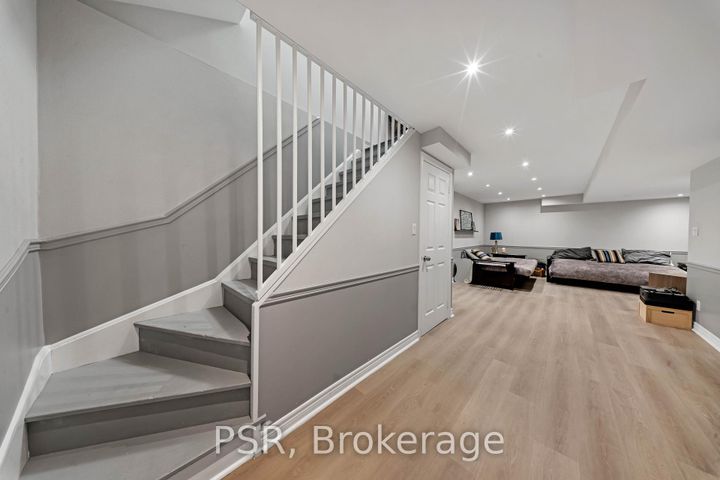 Photo 32 at 108 Villandry Crescent, Maple, Vaughan