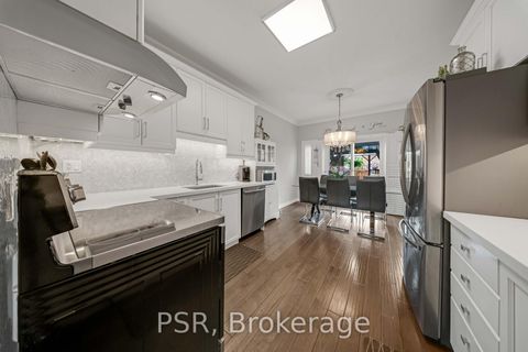Photo 14 at 108 Villandry Crescent, Maple, Vaughan