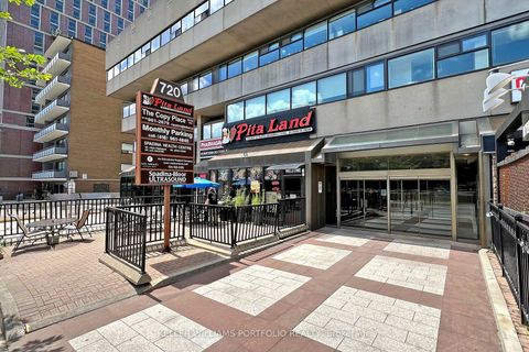 Photo 3 at 1510 - 720 Spadina Avenue, University, Toronto
