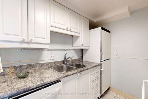Photo 10 at 1510 - 720 Spadina Avenue, University, Toronto