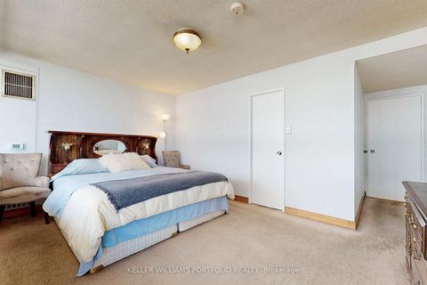 Photo 13 at 1510 - 720 Spadina Avenue, University, Toronto