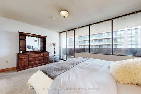Photo 14 at 1510 - 720 Spadina Avenue, University, Toronto
