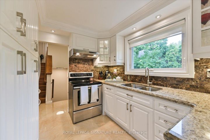 Photo 8 at 113 Carsbrooke Road, Etobicoke West Mall, Toronto