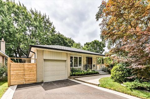 Photo 2 at 113 Carsbrooke Road, Etobicoke West Mall, Toronto Photo 2 at 113 Carsbrooke Road, Etobicoke West Mall, Toronto