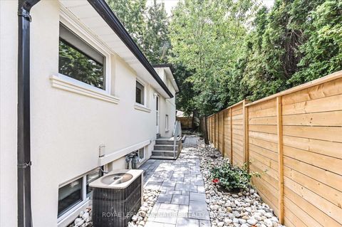 Photo 40 at 113 Carsbrooke Road, Etobicoke West Mall, Toronto Photo 40 at 113 Carsbrooke Road, Etobicoke West Mall, Toronto