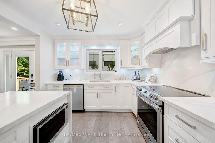 Photo 12 at 48 Hamlyn Crescent, City Centre West, Toronto