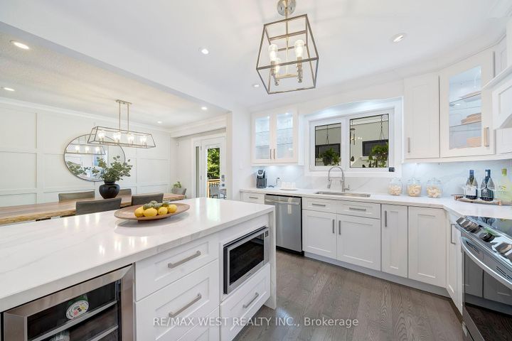 Photo 13 at 48 Hamlyn Crescent, City Centre West, Toronto