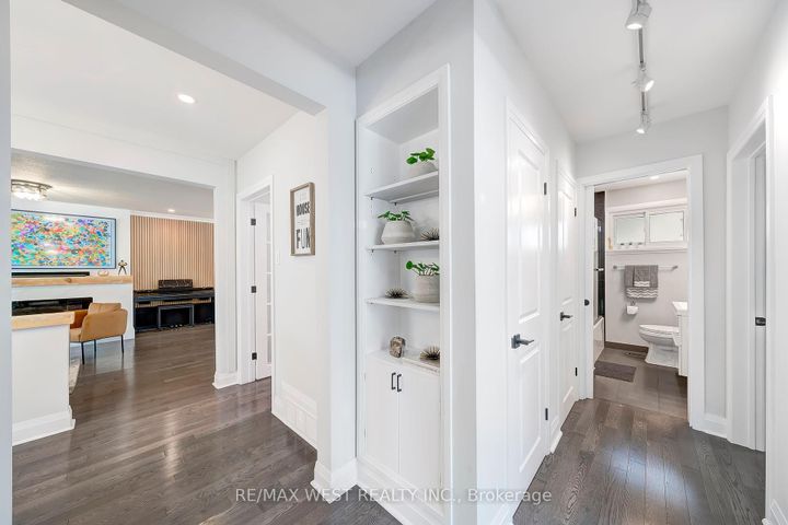 Photo 14 at 48 Hamlyn Crescent, City Centre West, Toronto