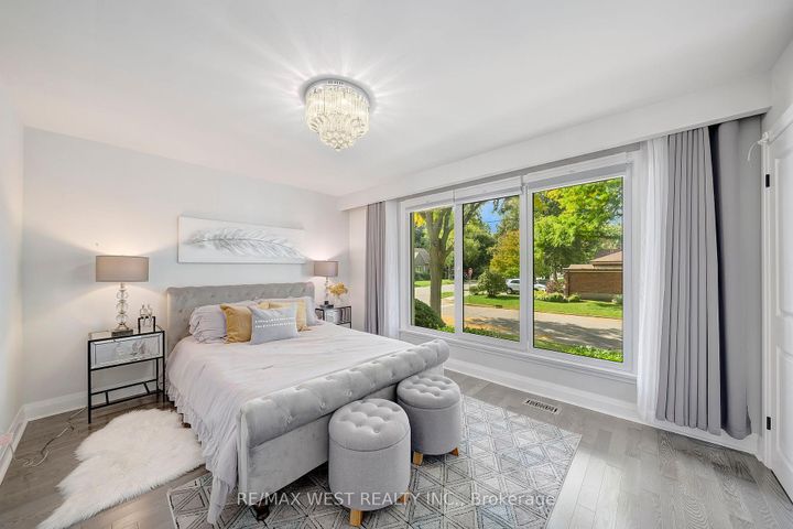 Photo 15 at 48 Hamlyn Crescent, City Centre West, Toronto