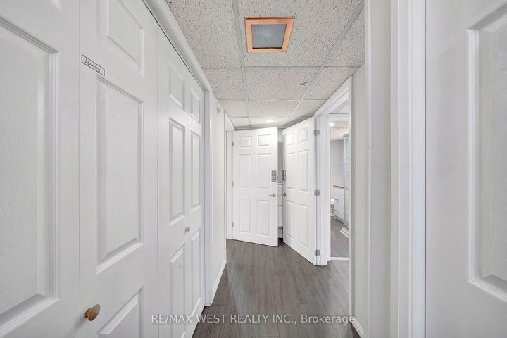 Photo 19 at 48 Hamlyn Crescent, City Centre West, Toronto
