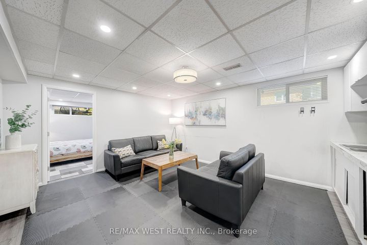 Photo 21 at 48 Hamlyn Crescent, City Centre West, Toronto