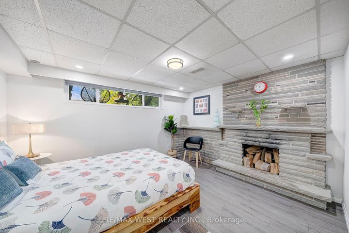 Photo 23 at 48 Hamlyn Crescent, City Centre West, Toronto