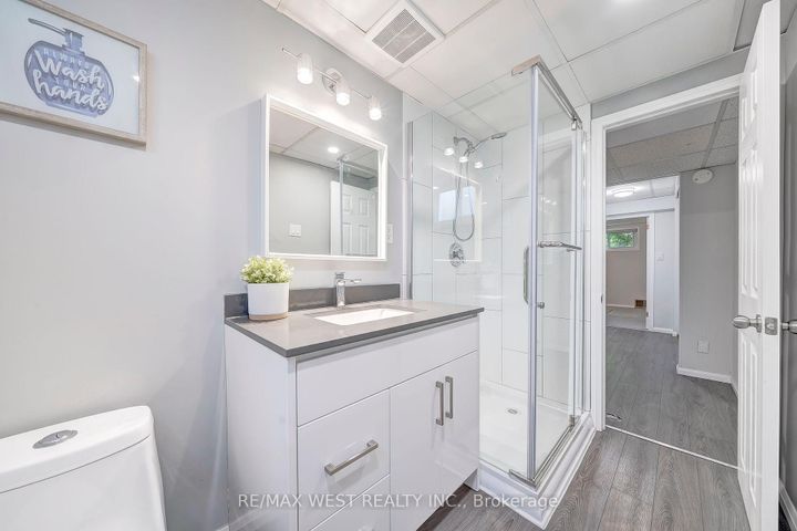 Photo 24 at 48 Hamlyn Crescent, City Centre West, Toronto