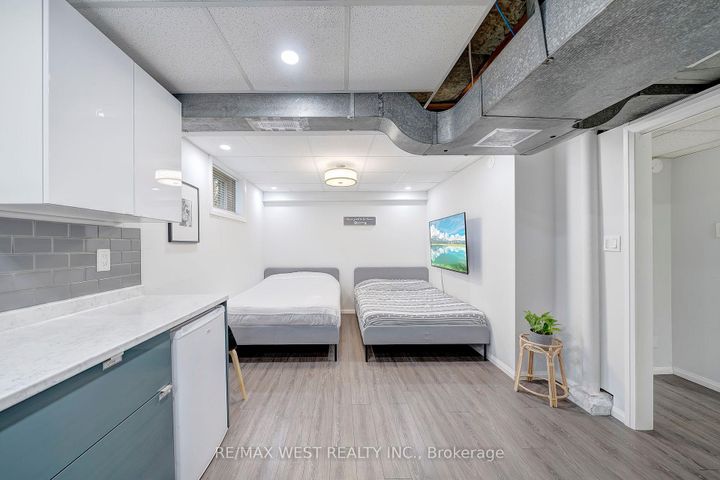 Photo 25 at 48 Hamlyn Crescent, City Centre West, Toronto