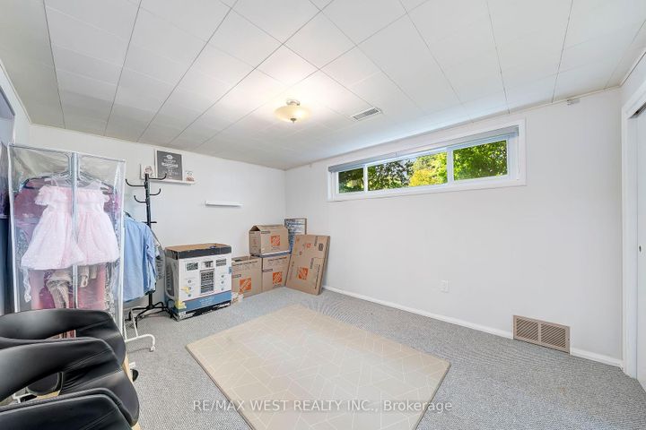 Photo 27 at 48 Hamlyn Crescent, City Centre West, Toronto