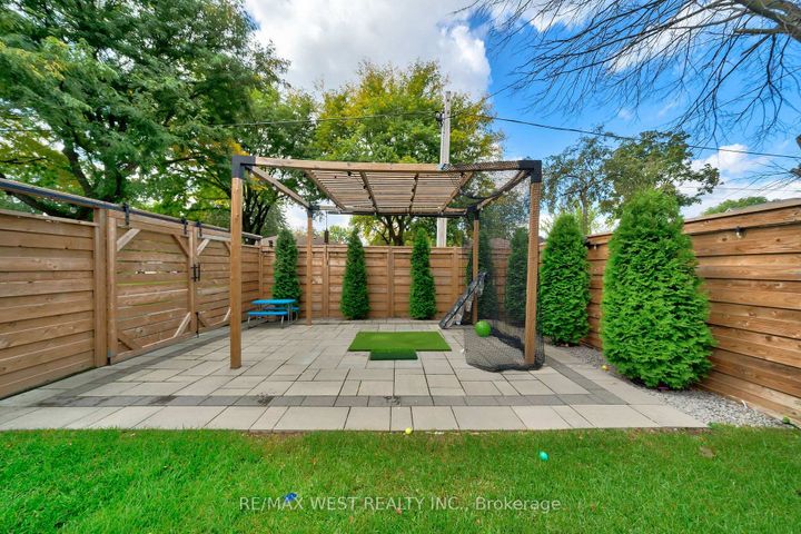 Photo 32 at 48 Hamlyn Crescent, City Centre West, Toronto