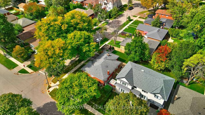 Photo 39 at 48 Hamlyn Crescent, City Centre West, Toronto