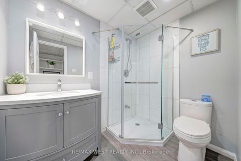 Photo 20 at 48 Hamlyn Crescent, City Centre West, Toronto