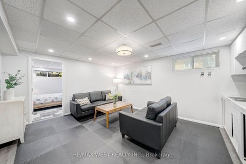 Photo 21 at 48 Hamlyn Crescent, City Centre West, Toronto