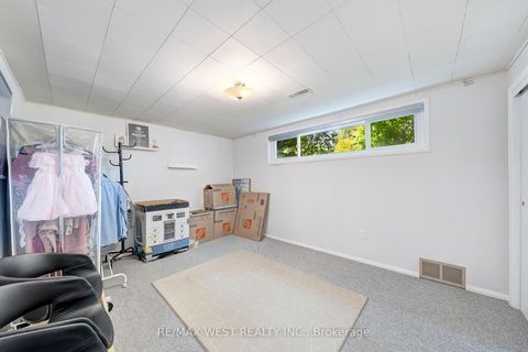 Photo 27 at 48 Hamlyn Crescent, City Centre West, Toronto