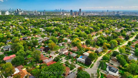 Photo 37 at 48 Hamlyn Crescent, City Centre West, Toronto
