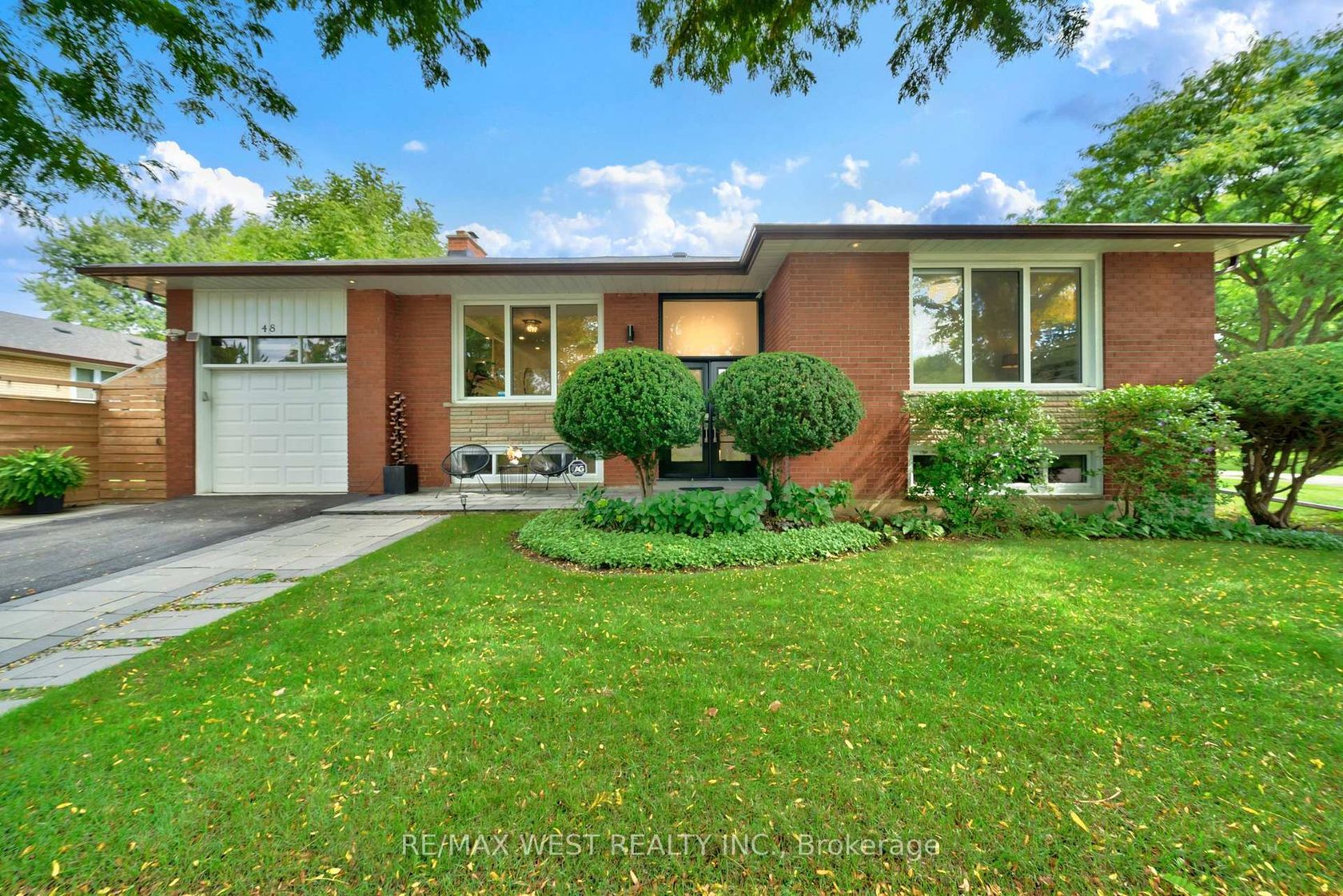 48 Hamlyn Crescent, City Centre West, Toronto 2