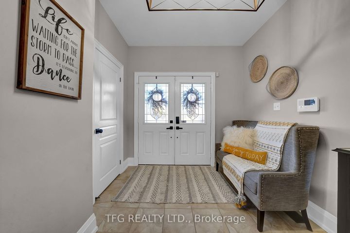 Photo 2 at 1007 Coldstream Drive, Taunton, Oshawa