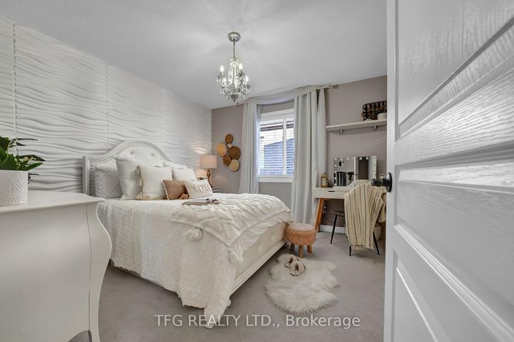 Photo 31 at 1007 Coldstream Drive, Taunton, Oshawa