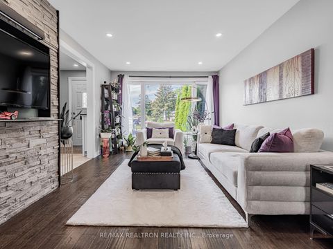 Photo 5 at 19 Davis Road, Aurora Highlands, Aurora