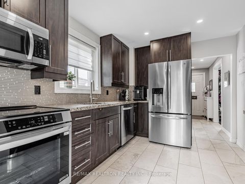 Photo 12 at 19 Davis Road, Aurora Highlands, Aurora