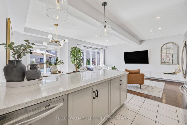 Photo 11 at 209 Echovalley Drive, Stoney Creek Mountain, Hamilton